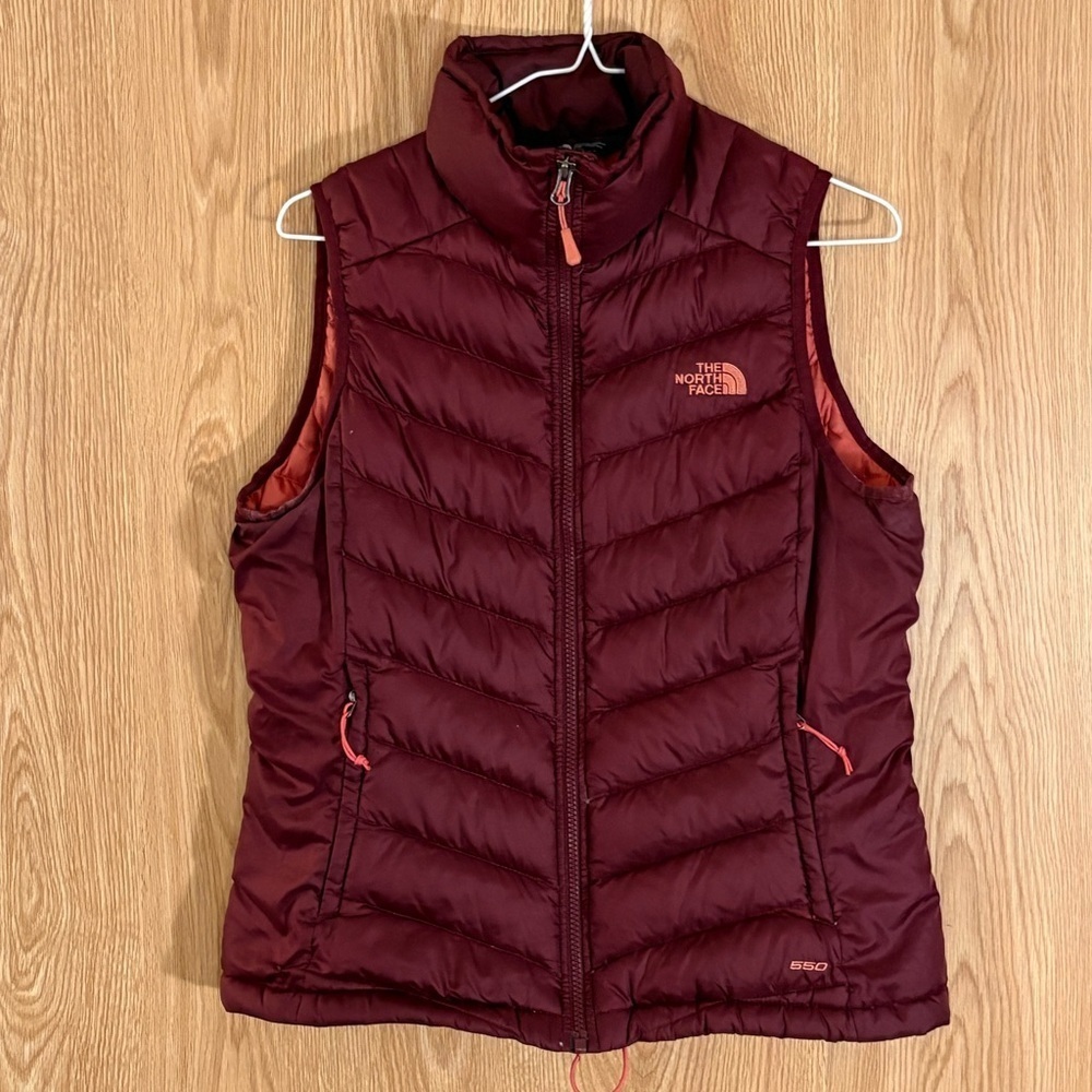 The North Face 550 Women's Maroon Insulated Puffer Quilted Vest